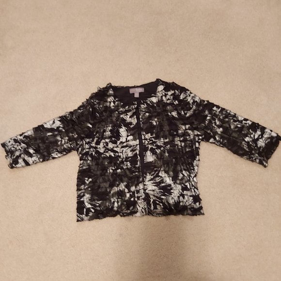 Barely used Chico' s traveller collection cardigan - Picture 3 of 4